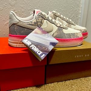 Nike Air Force 1 '07 LX - women’s size 7